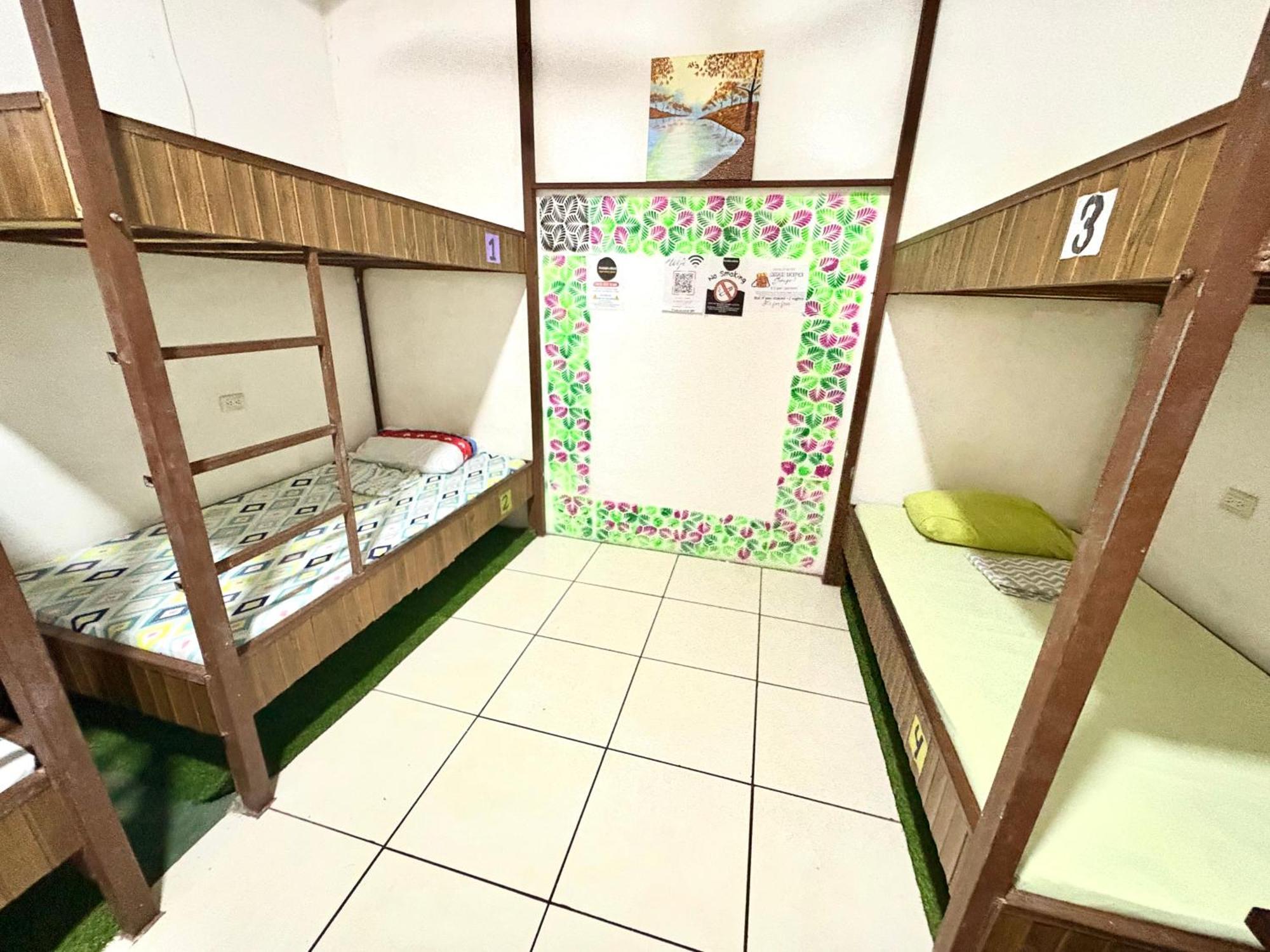 Cheap Hostel Quepos Bagian luar foto